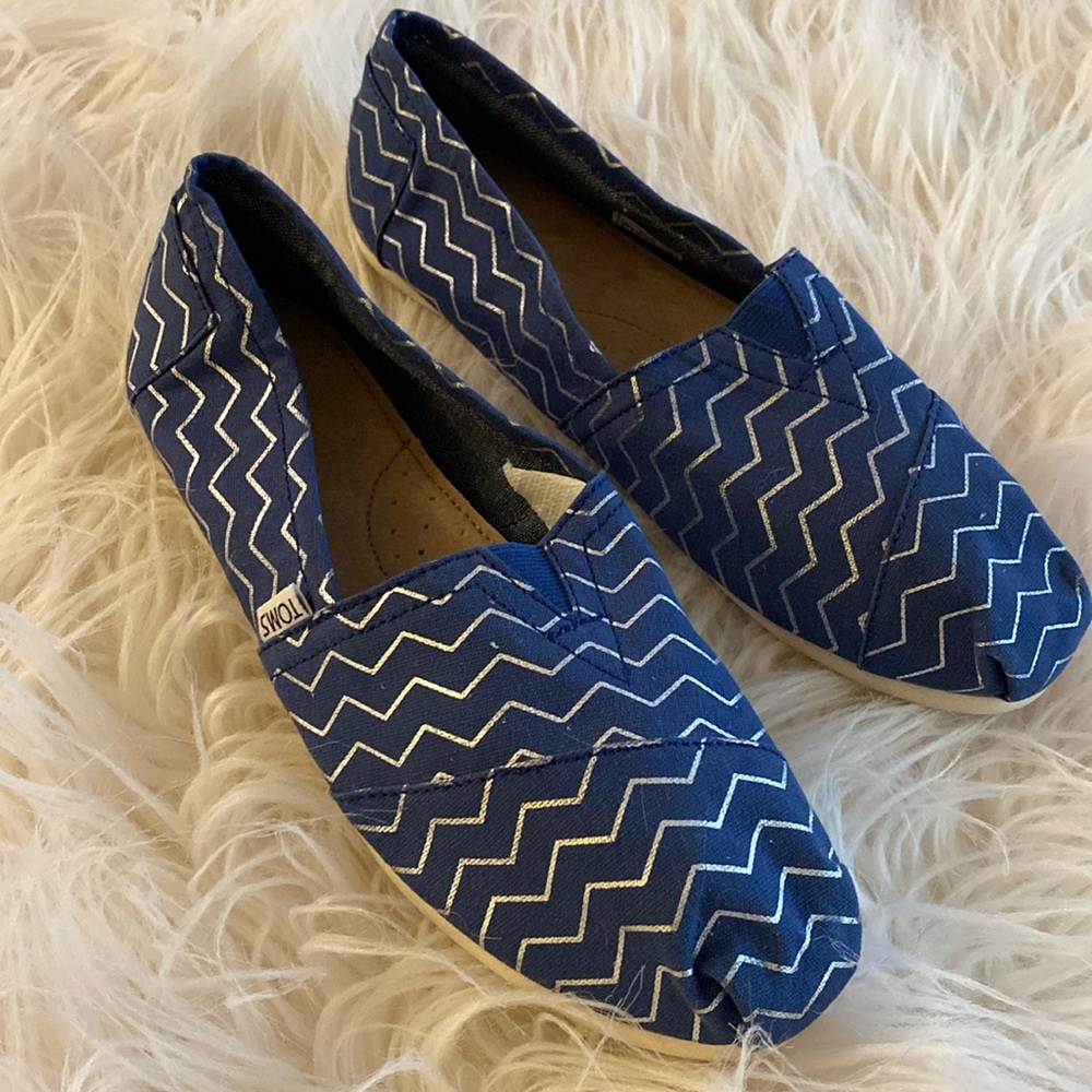 TOMS canvas flats